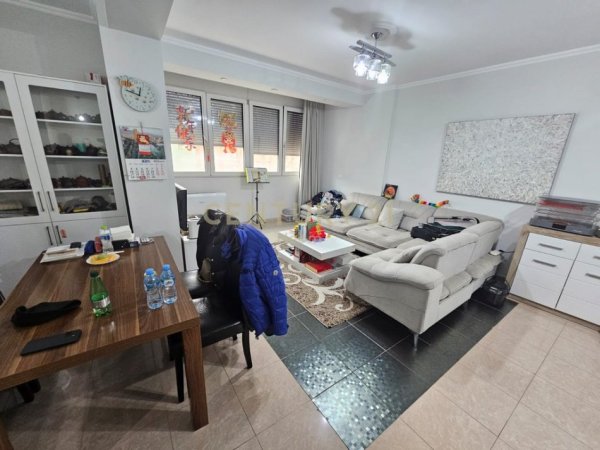 Tirane, shes apartament 3+1+2 , 125 m² 350.000 € (Rruga e Kavajës)