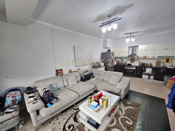 Tirane, shes apartament 3+1+2 , 125 m² 350.000 € (Rruga e Kavajës)