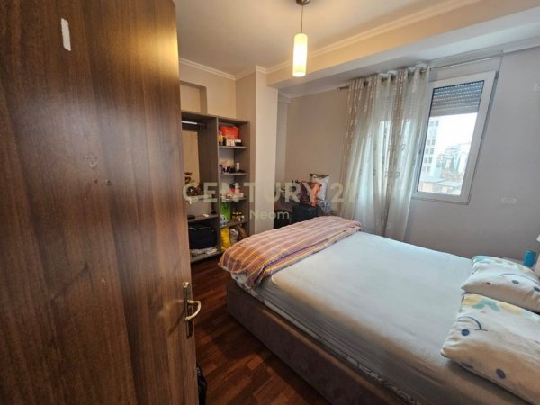 Tirane, shes apartament 3+1+2 , 125 m² 350.000 € (Rruga e Kavajës)