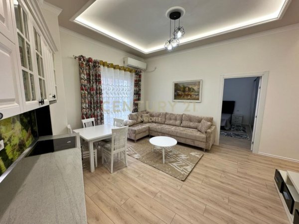 Tirane, jap me qera apartament 2+1 , 90 m² 650 € (Liqeni i Thatë)