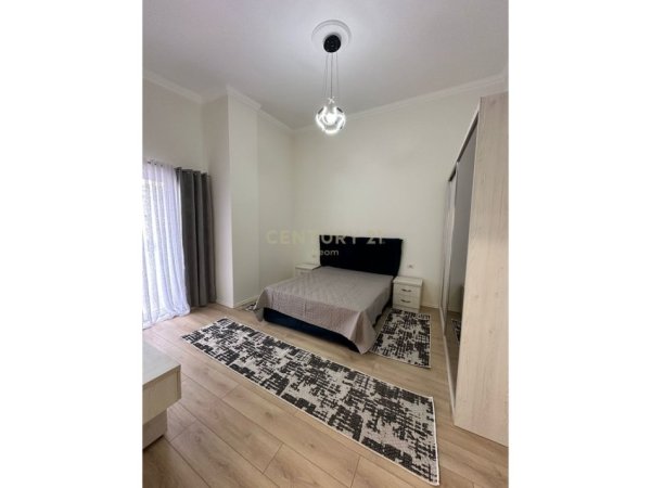 Tirane, jap me qera apartament 2+1 , 90 m² 650 € (Liqeni i Thatë)