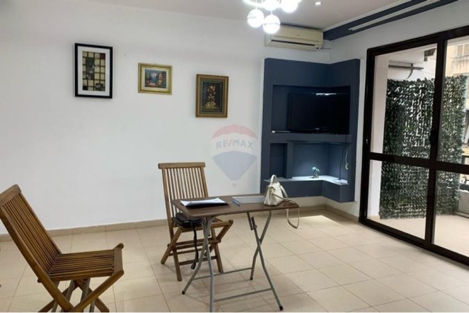 Tirane, jepet me qera apartament 1+1 Kati 1, 67 m² 950 € (Qender)