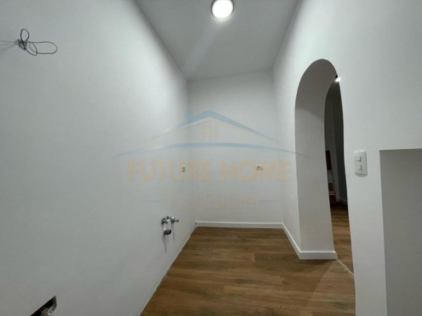 Shitet, Apartament 2+1, Kinostudio