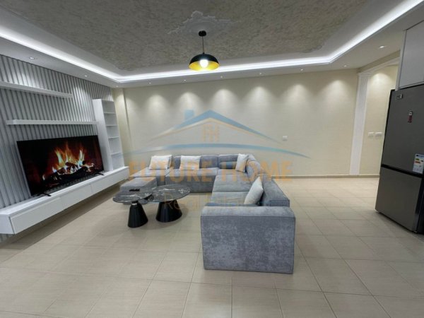Shitet, Apartament 2+1+2, Bulevardi i Ri.