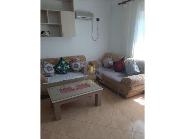 Tirane, jepet me qera apartament 2+1 Kati 3, 75 m² 500 € (Rruga e Dibres)