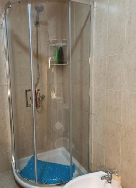Tirane, jepet me qera apartament 1+1+Aneks+Ballkon Kati 3, 75 m² 500 € (21 dhjetori)