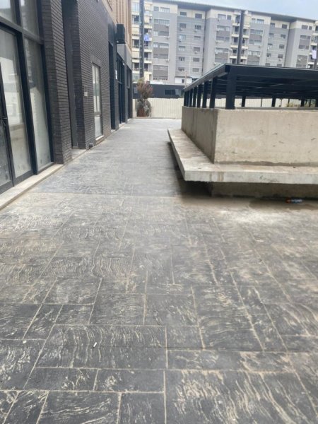 Tirane, shitet dyqan Kati 0, 117 m² 409.500 € ( Shitet Ambient Biznesi – Xhamllik, Tiranë)