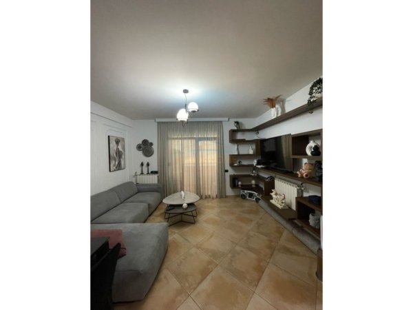 Tirane, shitet apartament 1+1+Ballkon Kati 2, 66 m² 127.000 € (Kodra e Diellit)