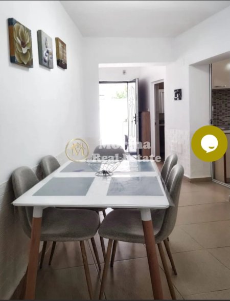 Tirane, jepet me qera shtepi 1+1+Aneks Kati 1, 115 m² 750 € (Pazari i Ri)
