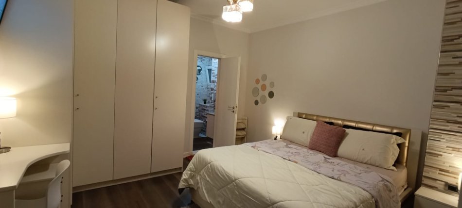 Shqiperi, jepet me qera apartament 1+1 Kati 4, 65 m² 600 € 
