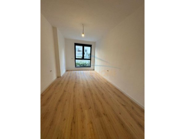 Tirane, shitet apartament 2+1+Ballkon Kati 1, 130 m² 287.000 € (Kopshti Zoologjik)