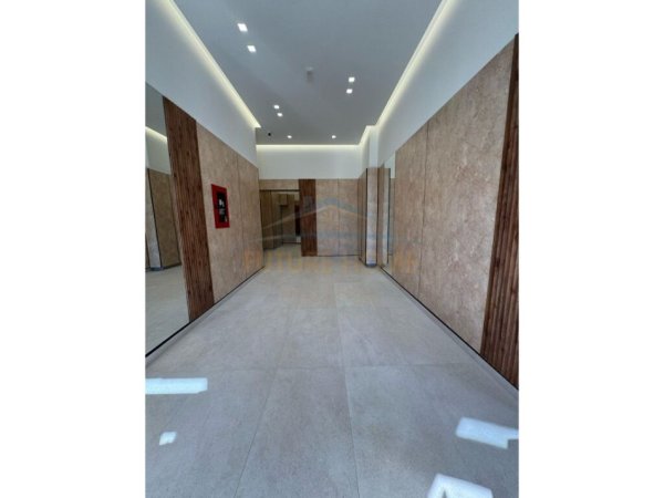 Tirane, shitet apartament 2+1+Ballkon Kati 1, 130 m² 287.000 € (Kopshti Zoologjik)