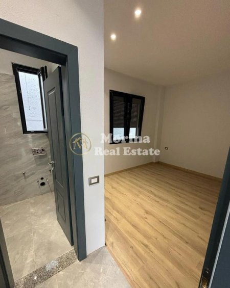Tirane, jepet me qera Vile 3+1+Ballkon Kati 1, 80 m² 1.100 € (Qender)