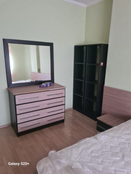Tirane, jepet me qera apartament 2+1+Ballkon Kati 5, 100 m² 700 € (Rruga e Kosovareve)