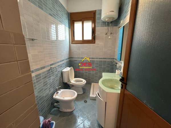 Vlore, jepet me qera shtepi 2+1+Ballkon Kati 3, 120 m² 400 € (Rruga Janaq Kilica)