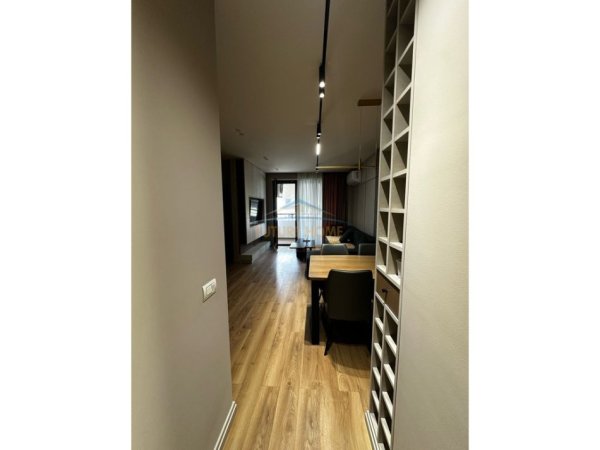 Tirane, jepet me qera apartament 2+1 Kati 2, 85 m² 