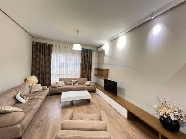 Shitet, Apartament 1+1, Kopshti Botanik, Tiranë.