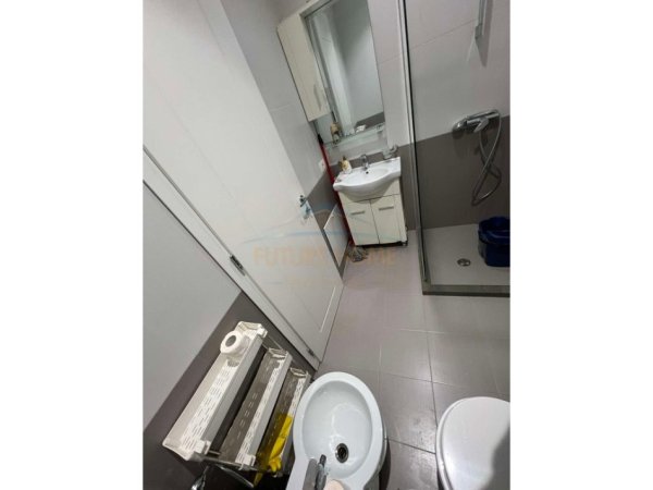 Shitet, Apartament 1+1, Kopshti Botanik, Tiranë.