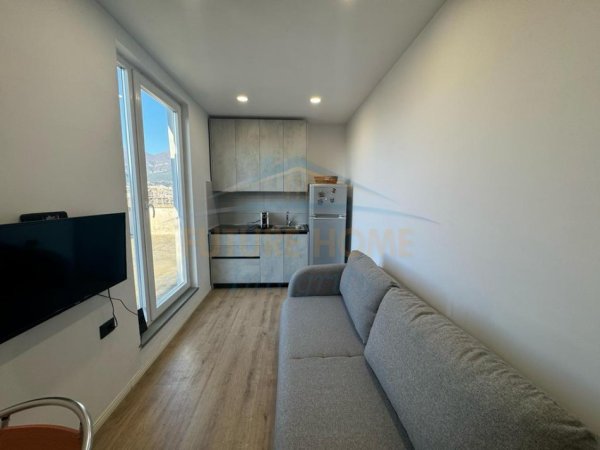 Tirane, jepet me qera garsonier 1+1 Kati 9, 30 m² 450 € (Petro Nini Luarasi)