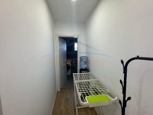 Tirane, jepet me qera garsonier 1+1 Kati 9, 30 m² 450 € (Petro Nini Luarasi)
