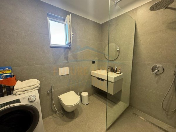 Tirane, jepet me qera garsonier 1+1 Kati 9, 30 m² 450 € (Petro Nini Luarasi)