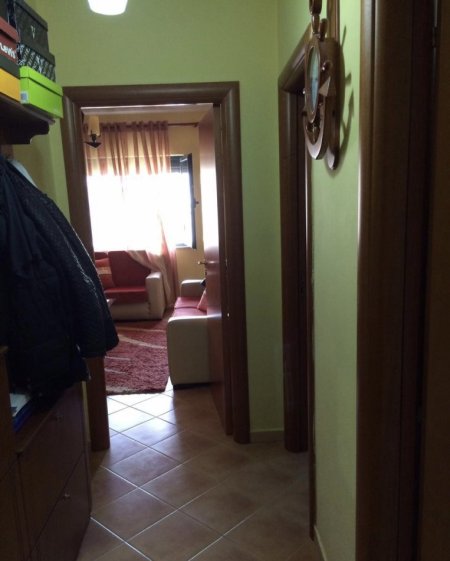 Tirane, jepet me qera apartament 2+1 Kati 11, 70 m² 500 € (Rruga asim vokshi , tirane)