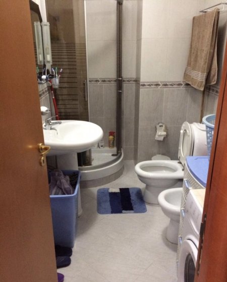 Tirane, jepet me qera apartament 2+1 Kati 11, 70 m² 500 € (Rruga asim vokshi , tirane)