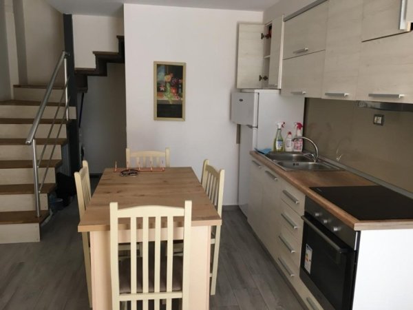 Tirane, jepet me qera apartament duplex Dublex Kati 1, 70 m² 400 € (Prane Square 21)