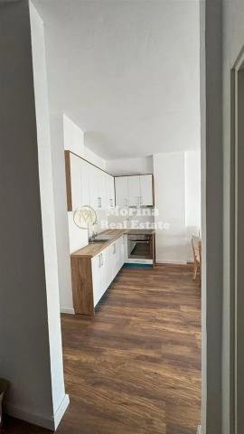 Tirane, jepet me qera apartament 1+1 Kati 7, 65 m² 400 € (Fresku)