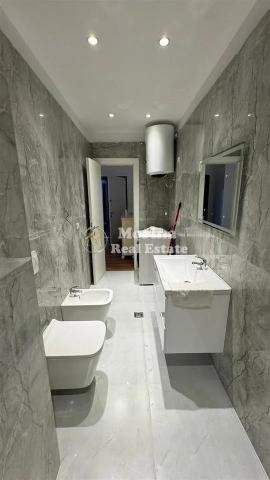 Tirane, jepet me qera apartament 1+1 Kati 7, 65 m² 400 € (Fresku)