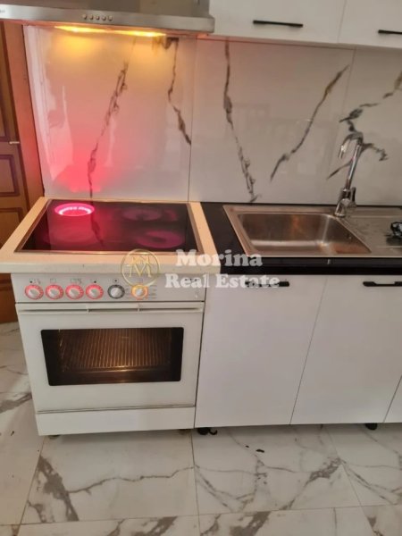 Tirane, jepet me qera apartament 1+1 Kati 2, 65 m² 400 € (Kinostudio)