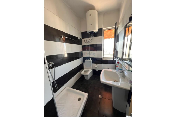 Tirane, jap me qera apartament 2+1+Aneks+Ballkon Kati 7, 110 m² 600 € (rr.Rrapo Hekali)