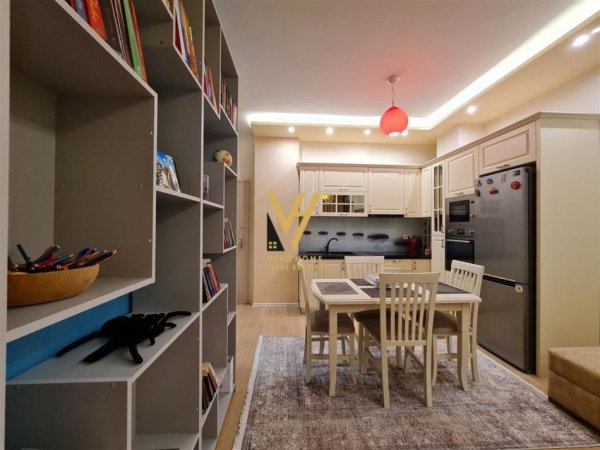 apartament 1+1+Ballkon Kati 7, 70 m², 650 Euro (KOMUNA E PARISIT)