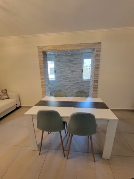 Tirane, jepet me qera apartament 1+1+Ballkon Kati 4, 60 m² 500 € 