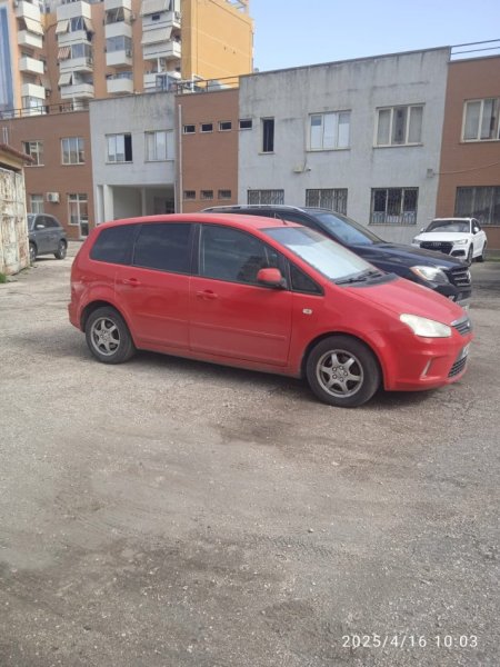Tirane, shes makine Ford C-Max Automatike Benzin/Gaz viti 2009 Benzin+Gaz, e kuqe automatik Klima 192.000 km 4.300 €