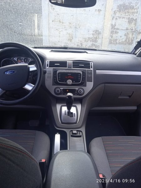 Tirane, shes makine Ford C-Max Automatike Benzin/Gaz viti 2009 Benzin+Gaz, e kuqe automatik Klima 192.000 km 4.300 €