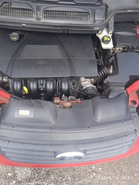 Tirane, shes makine Ford C-Max Automatike Benzin/Gaz viti 2009 Benzin+Gaz, e kuqe automatik Klima 192.000 km 4.300 €