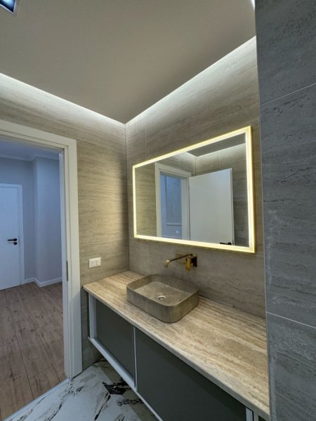 Tirane, jepet me qera apartament 2+1+Aneks+Ballkon Kati 2, 100 m² 1.000 € (Rr.Don Bosko)