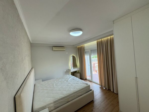 Tirane, jepet me qera apartament 2+1+Aneks+Ballkon Kati 2, 100 m² 1.000 € (Rr.Don Bosko)