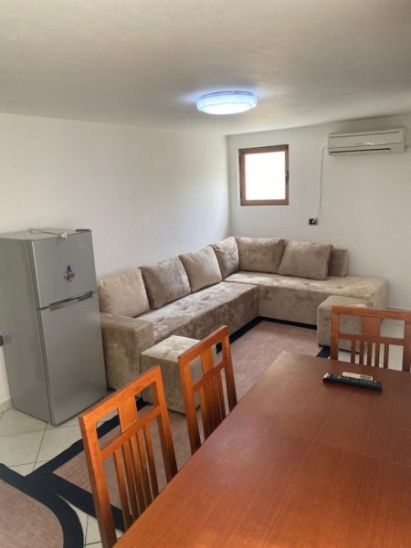 Tirane, jepet me qera apartament 1+1 Kati 1, 60 m² 300 € (ILIA DILO SHEPERI)