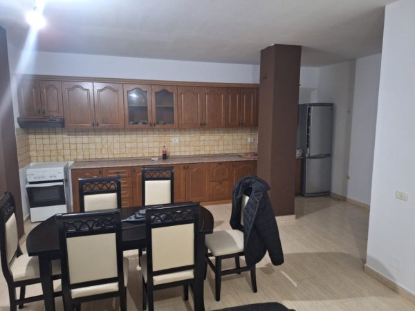 Tirane, jepet me qera apartament 2+1 Kati 9, 108 m² 550 € (HAXHI HYSEN DALLIU)