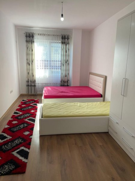 Tirane, jepet me qera apartament 3+1+Ballkon Kati 2, 143 m² 850 € (KINOSTUDIO)