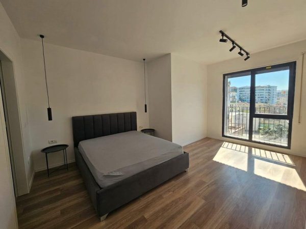 Tirane, jepet me qera apartament 2+1 , 750 € (Tregu Elektrik)