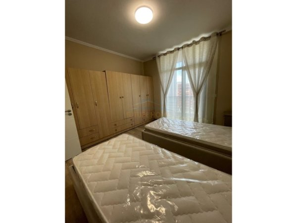 Tirane, jepet me qera apartament 2+1 Kati 7, 94 m² 500 € 