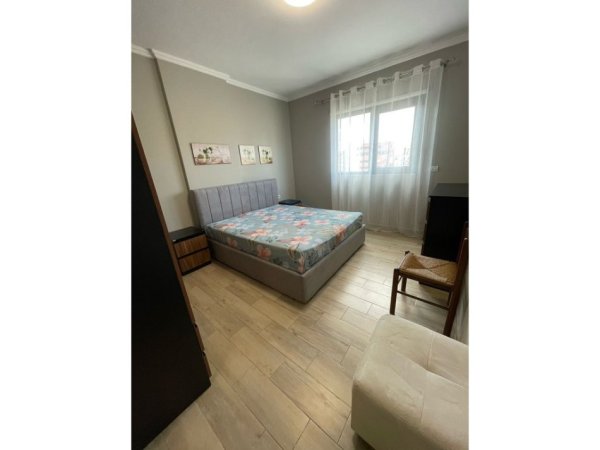 Tirane, jepet me qera apartament 2+1 Kati 7, 94 m² 500 € 