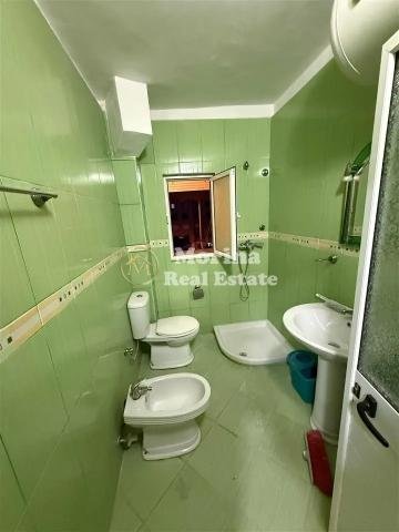 Tirane, jepet me qera apartament 1+1 Kati 4, 60 m² 350 € (Allias)