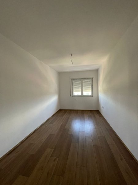 Tirane, jepet me qera apartament 2+1+Ballkon Kati 6, 80 m² 400 € (Vila L2)