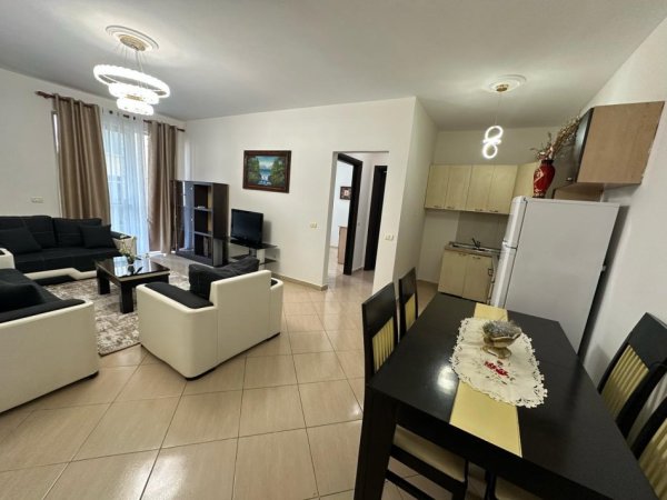 Tirane, jap me qera apartament 1+1 Kati 2, 80 m² 500 € (Rruga shkelqim fusha)