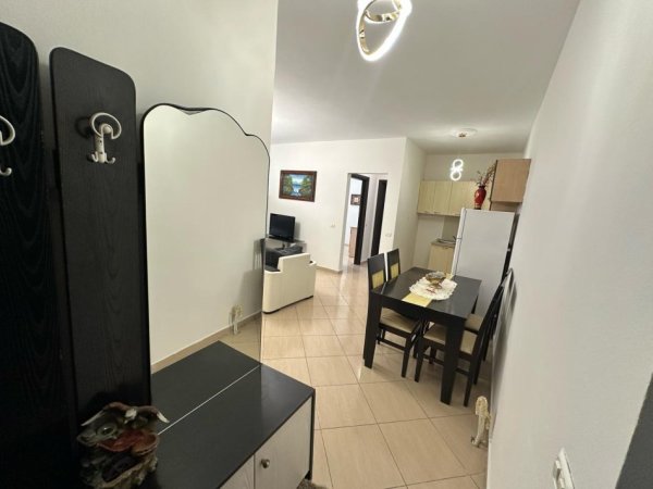 Tirane, jap me qera apartament 1+1 Kati 2, 80 m² 500 € (Rruga shkelqim fusha)