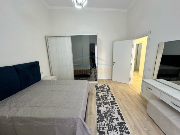 Tirane, jepet me qera apartament 2+1+Ballkon Kati 4, 650 m² 650 € (Liqeni i thate)